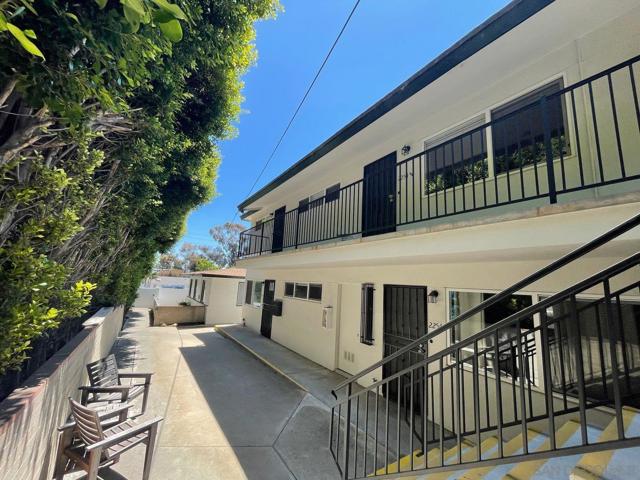 2254 Garnet Ave, San Diego CA: https://media.crmls.org/mediaz/1dd6b84f-ecaa-4a9c-94eb-6db36f13a1f0.jpg