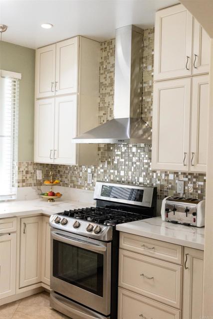 Detail Gallery Image 14 of 60 For 3069 W Canyon Ave, San Diego,  CA 92123 - 3 Beds | 2/1 Baths