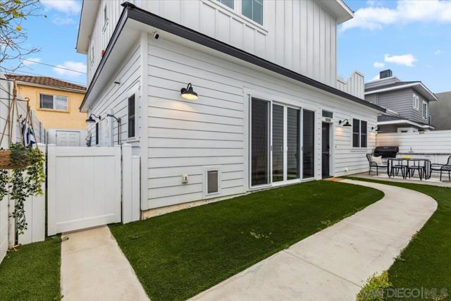 169 Donax Ave, Imperial Beach CA: https://media.crmls.org/mediaz/1dd7fd6a-2ac1-4a6b-94c2-1caa83d2e967.jpg