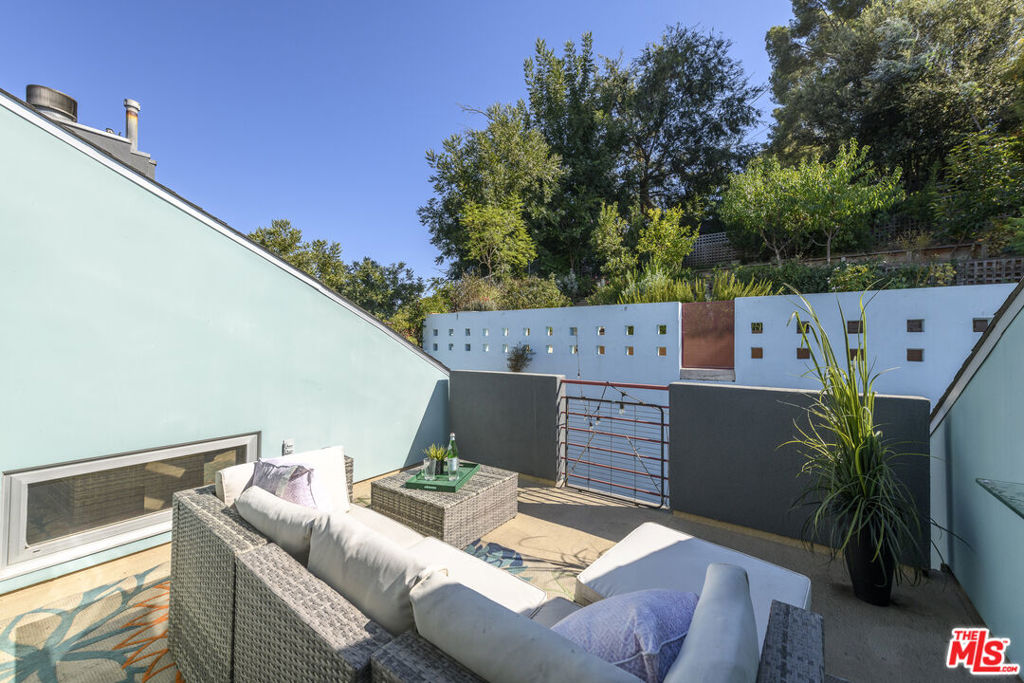 12236 LAUREL TERRACE DriveStudio City img 15