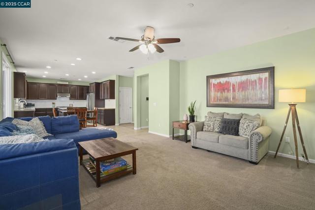 2536 Tomales Bay Dr, Bay Point CA: https://media.crmls.org/mediaz/1dd90666-6e29-445c-bc9b-d0dfb565439b.jpg