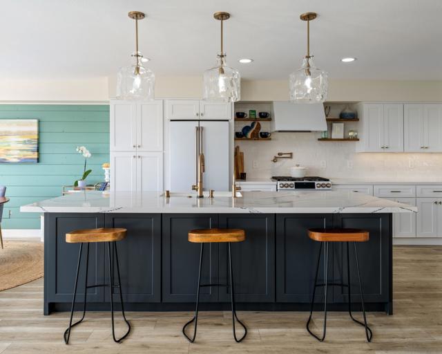 579 Hygeia Ave, Encinitas CA: https://media.crmls.org/mediaz/1dd91dd2-864e-436c-97f7-f38214e60ae6.jpg