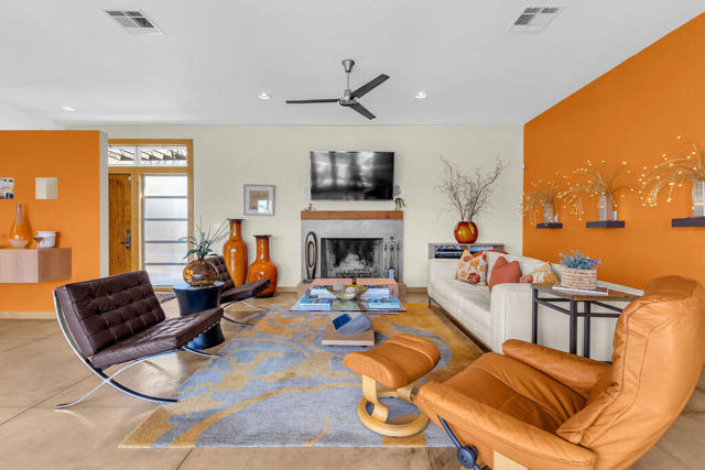53945 Eisenhower Drive, La Quinta CA: https://media.crmls.org/mediaz/1dd9a113-8afc-4b86-b6a0-880adc8546a2.jpg
