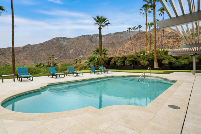 855 W Coronado Avenue, Palm Springs, CA 92262