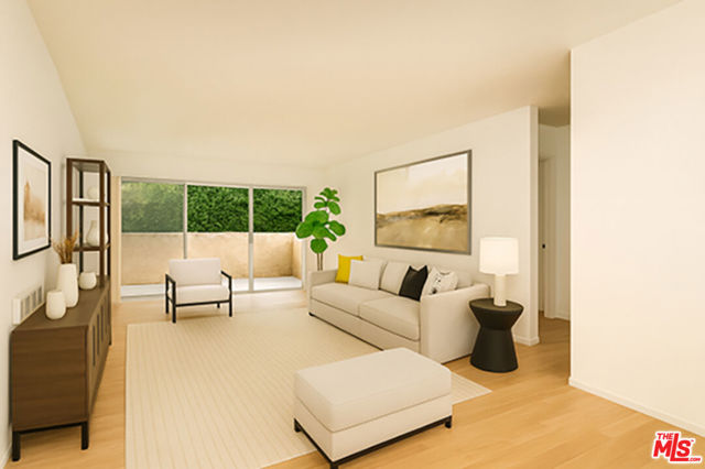 8400 De Longpre Avenue, West Hollywood CA: https://media.crmls.org/mediaz/1dda0588-f3d9-4336-a562-0459ac424bf2.jpg