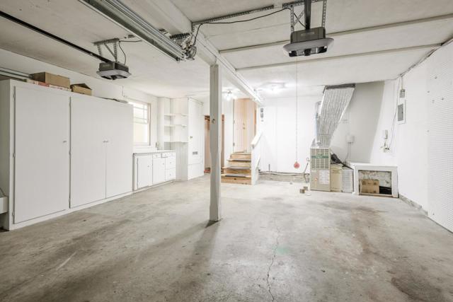 221 Parrott Drive, San Mateo CA: https://media.crmls.org/mediaz/1dda4288-0dd7-4a89-975f-6a1ff519956f.jpg
