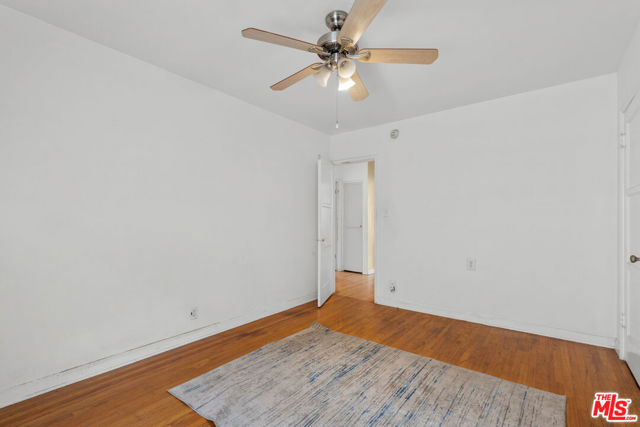 2610 1/2 7th Avenue, Los Angeles CA: https://media.crmls.org/mediaz/1dda4388-5c37-4157-b13e-bce4e42cc001.jpg