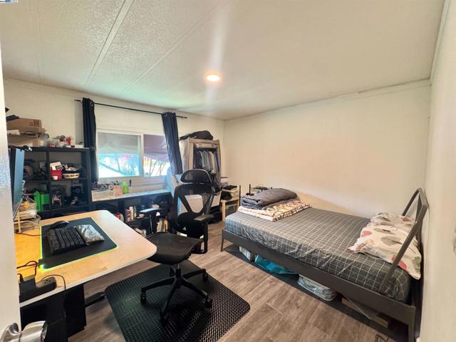 262 Manitoba Green, Fremont CA: https://media.crmls.org/mediaz/1dda7fe3-7d95-4f9c-87e8-c38a5e259a49.jpg