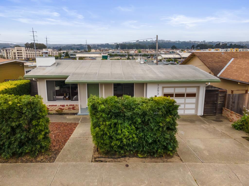 1293 Baywood Avenue