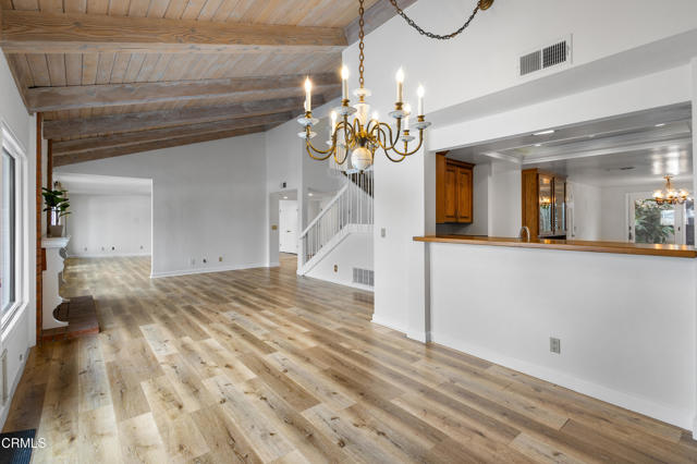 2524 Monaco Drive, Oxnard CA: https://media.crmls.org/mediaz/1ddb1f84-a853-49a1-afaa-27eaa335a3c3.jpg