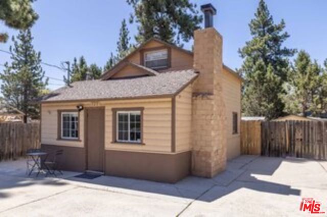 320 E Tiger Lily Drive, Big Bear City CA: https://media.crmls.org/mediaz/1ddb964e-4033-4563-8bd6-8a72ce18c85a.jpg
