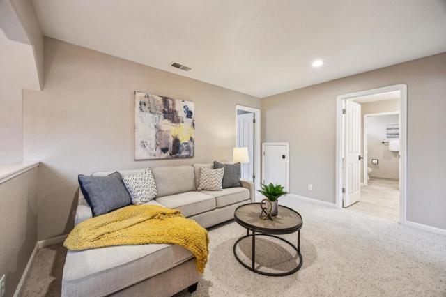 7000 Diablo Hills Road, Tres Pinos CA: https://media.crmls.org/mediaz/1ddb9c15-5dbd-4bfd-9987-7eb70ccf8521.jpg