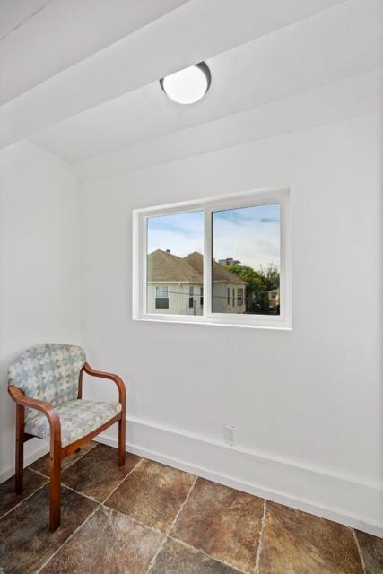 441 W Macarthur Boulevard, Oakland CA: https://media.crmls.org/mediaz/1ddc3f9c-56fe-424b-b426-bd524c4b2ed4.jpg