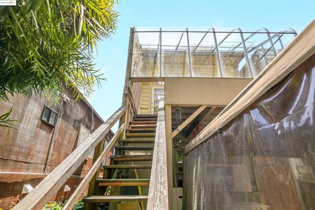 2654 Bush St, San Francisco CA: https://media.crmls.org/mediaz/1ddc9b1b-8e3f-492f-8bfc-868d5f2cd69e.jpg