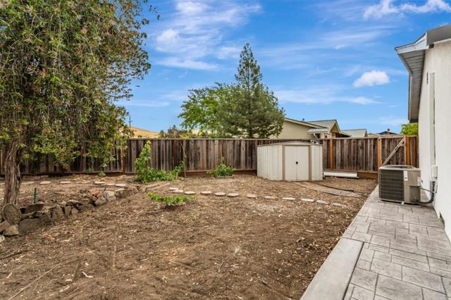 6883 Langmuir Lane, Dublin CA: https://media.crmls.org/mediaz/1dde1461-95c7-4c9e-a75e-c76f8a5cc5b7.jpg