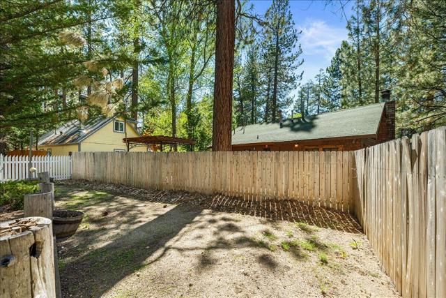 880 Jaybird Lane, Big Bear, CA 92315