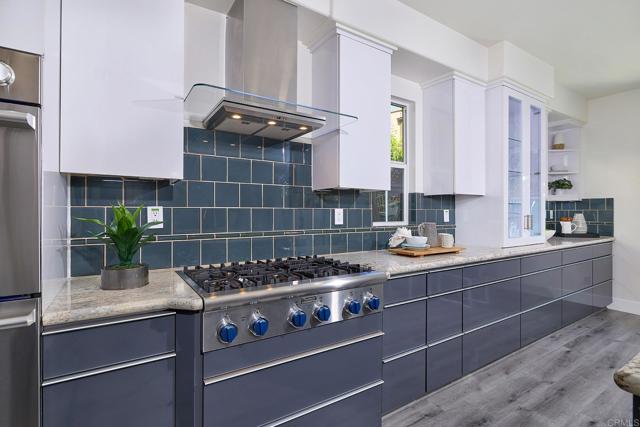 Detail Gallery Image 9 of 42 For 2266 Aventurine Place, Carlsbad,  CA 92009 - 4 Beds | 4 Baths