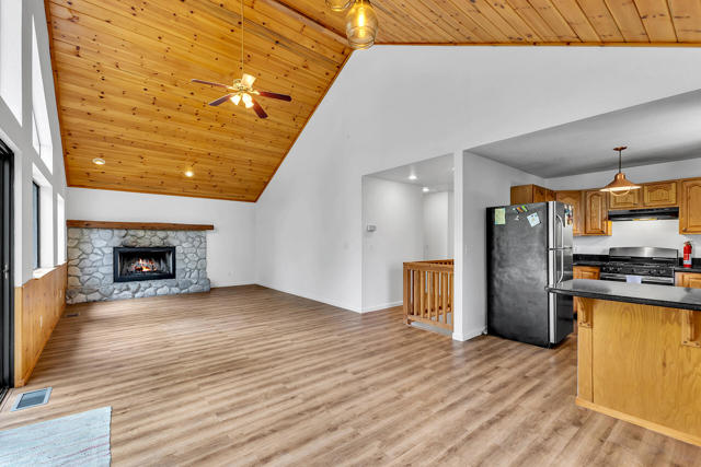 53962 Marian View Drive, Idyllwild CA: https://media.crmls.org/mediaz/1de06cfd-fcae-47c4-b268-11df1301f510.jpg