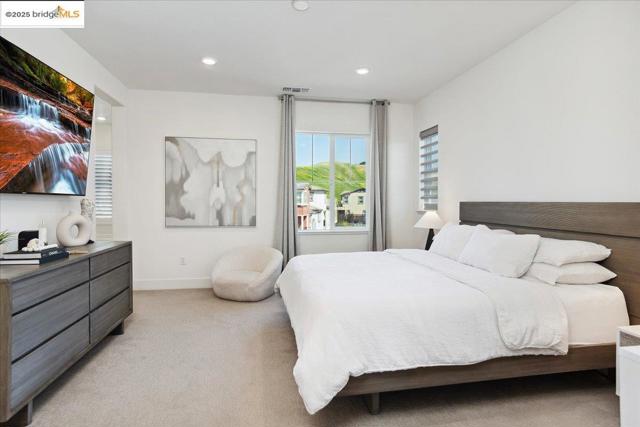 2712 Via Vicenza, San Ramon CA: https://media.crmls.org/mediaz/1de0c637-d777-4bf1-aa58-e9f307e4392c.jpg