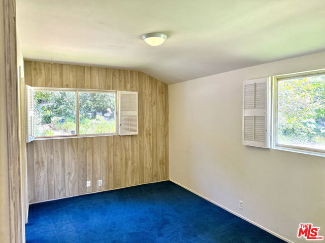 1754 Mandeville Canyon Road, Los Angeles CA: https://media.crmls.org/mediaz/1de0faf2-3090-41ee-a39b-da70091952fd.jpg
