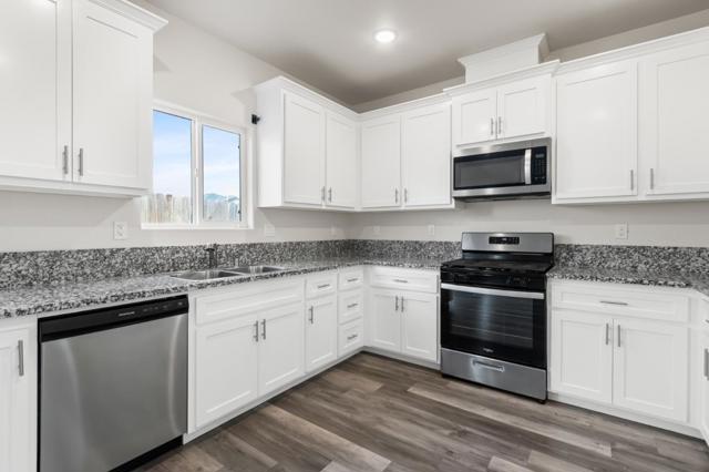 603 Cadiz Avenue, Merced CA: https://media.crmls.org/mediaz/1de0fb88-30f5-496a-8269-ae4f045ab138.jpg