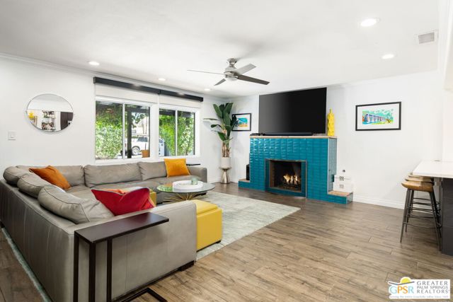 1861 S Palm Canyon Drive, Palm Springs CA: https://media.crmls.org/mediaz/1de13d3b-e098-4728-beef-7f24f3e0d936.jpg