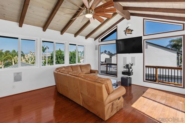 1454 Lantana Avenue, Chula Vista CA: https://media.crmls.org/mediaz/1de16e12-06bc-4fd0-8f51-b0d0ce8cdc58.jpg