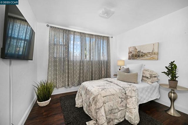 3189 Fitzpatrick Dr, Concord CA: https://media.crmls.org/mediaz/1de22b00-5d8f-44bc-8912-e741dc443e65.jpg