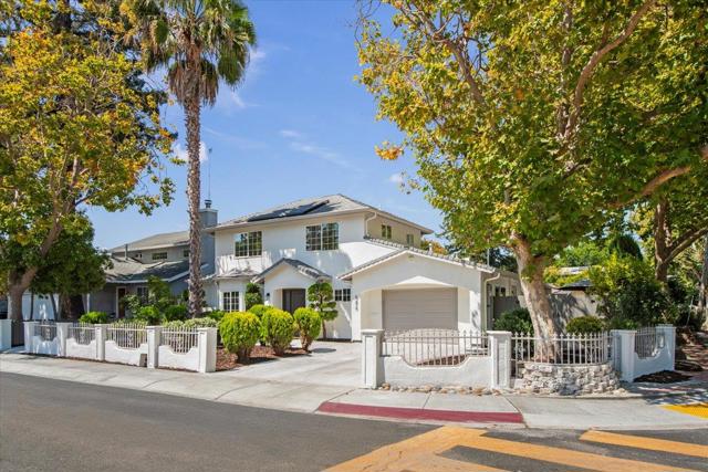 586 Burgoyne Street, Mountain View CA: https://media.crmls.org/mediaz/1de28400-2f36-41be-bdd6-adf8b7aeab59.jpg