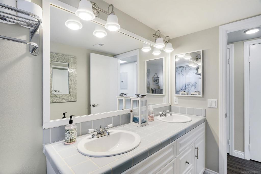 MLS #250040952SD image #34