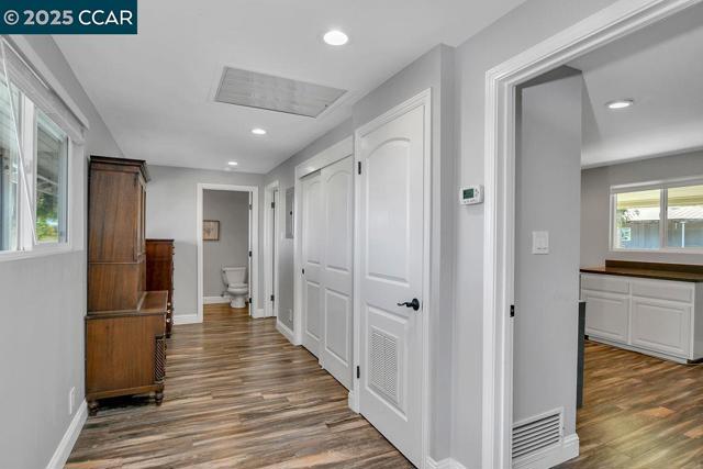 2280 Concord Ave, Brentwood CA: https://media.crmls.org/mediaz/1de2e7b2-cb8f-48c3-a740-35392e48e620.jpg