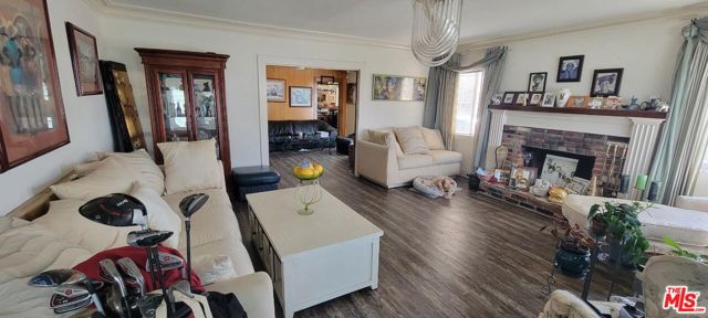 Spacious Living Room