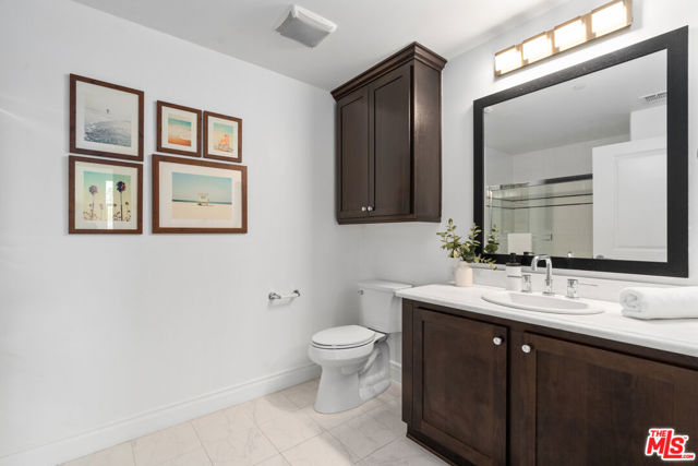 4424 Whitsett Avenue, Studio City CA: https://media.crmls.org/mediaz/1de433b6-17d9-4150-a7c9-7c6d82825c87.jpg