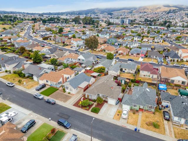 710 Hill Avenue, South San Francisco CA: https://media.crmls.org/mediaz/1de4b384-1682-4a47-b0e4-6ee796c53730.jpg