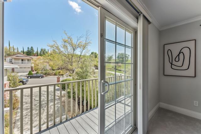 4613 Mirador Dr, Pleasanton CA: https://media.crmls.org/mediaz/1de4ebf7-af1f-4fc1-ba11-e15697d01cd1.jpg