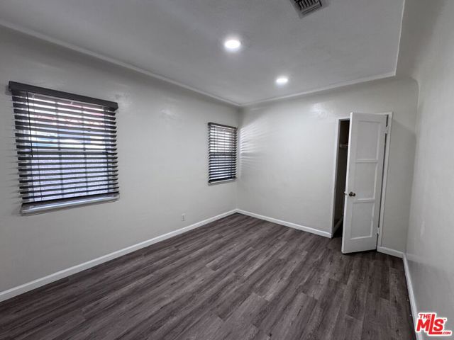 8850 S Wilton Place, Los Angeles CA: https://media.crmls.org/mediaz/1de4f908-2b10-4978-84de-0d8b7c75fa29.jpg