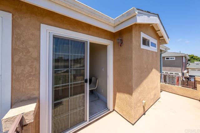 488 Park Way, Chula Vista CA: https://media.crmls.org/mediaz/1de57a7a-b9aa-44e7-bda6-8b6f03458123.jpg