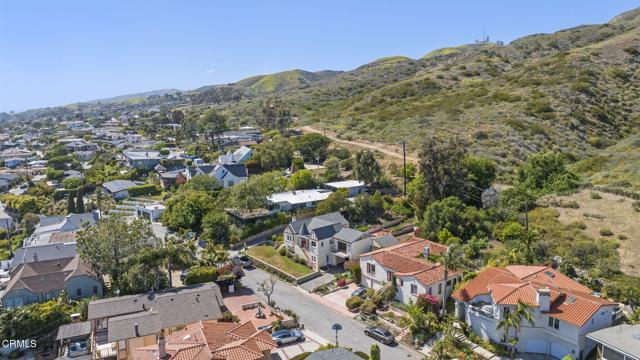 2371 Foster Avenue, Ventura CA: https://media.crmls.org/mediaz/1de618c6-43ea-4a3f-aedc-a63108e93907.jpg