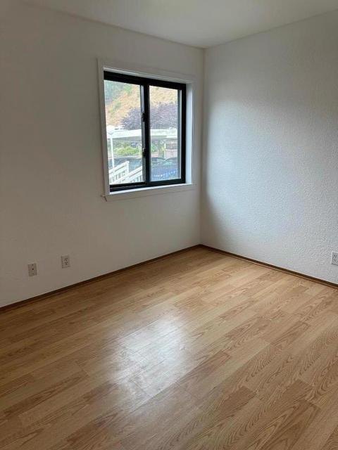 808 Red Leaf Court, San Francisco CA: https://media.crmls.org/mediaz/1de64854-e431-482e-8ec2-f054318d0705.jpg