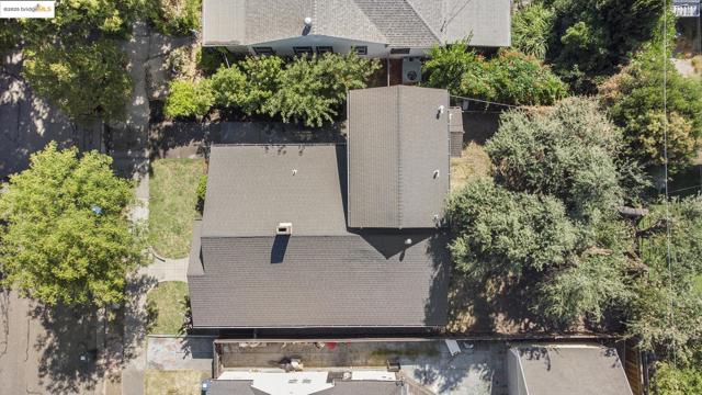 1226 W Elm Street, Stockton CA: https://media.crmls.org/mediaz/1de65e96-b73f-4d6f-a994-e8f34f09fb9d.jpg