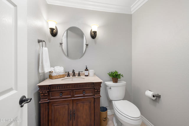 3206 Clarita Court, Thousand Oaks CA: https://media.crmls.org/mediaz/1de6a86a-43b0-47ee-bf74-434fedc229af.jpg