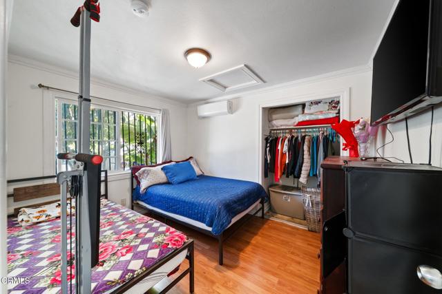 1449 1451 E 75th Street, Los Angeles CA: https://media.crmls.org/mediaz/1de6f57b-7228-4393-96ed-312d8ffd0e5d.jpg