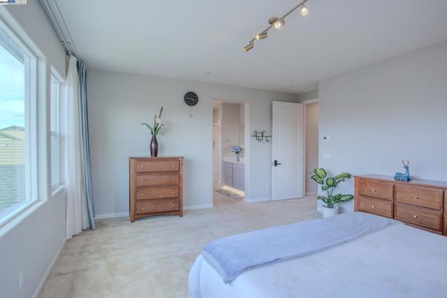 2239 Jessica Way, Tracy CA: https://media.crmls.org/mediaz/1de7106a-52c7-4804-b252-0c1600e16918.jpg