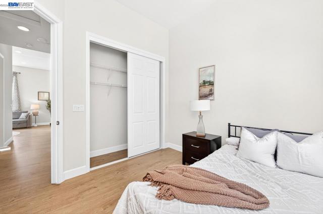 3651 Branding Iron Pl, Dublin CA: https://media.crmls.org/mediaz/1de75399-079e-4418-8a04-e4f982f60169.jpg