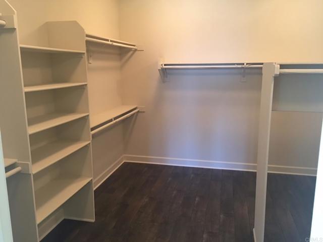 Detail Gallery Image 9 of 26 For 438 Cota Ln, Vista,  CA 92083 - 4 Beds | 3/1 Baths