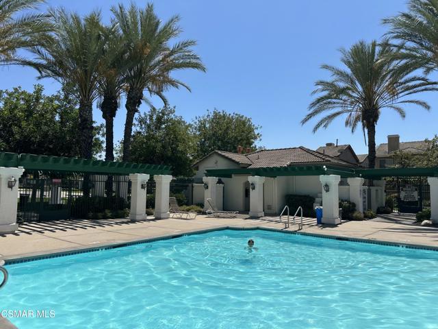 237 Spurwood Lane, Simi Valley CA: https://media.crmls.org/mediaz/1de89349-8a8a-457f-bdbb-64313d8469a1.jpg