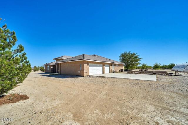 11427 Meridian Road, Lucerne Valley CA: https://media.crmls.org/mediaz/1de8dc30-dc89-4899-a9f9-a2f605a4b46b.jpg