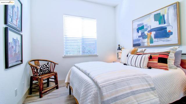 881 Inverness Ln, Brentwood CA: https://media.crmls.org/mediaz/1de8e839-febd-4b7d-92a2-0f7d78968f95.jpg