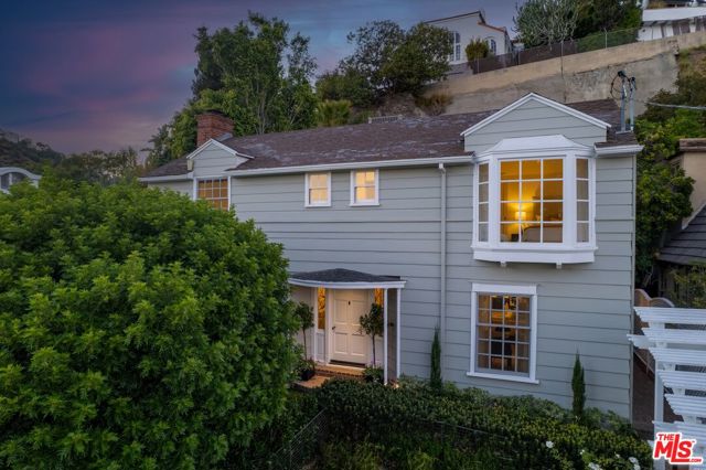 8023 Hemet Place, Los Angeles CA: https://media.crmls.org/mediaz/1de93ff8-cc5f-4f31-8f21-7be47f584564.jpg