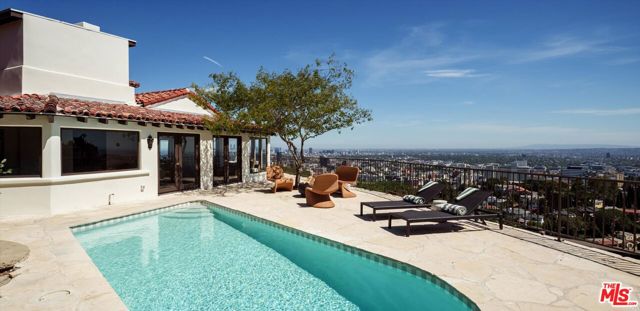 6911 Los Tilos Road, Los Angeles CA: https://media.crmls.org/mediaz/1de9624e-88e0-4015-8cfc-ed10823d0306.jpg